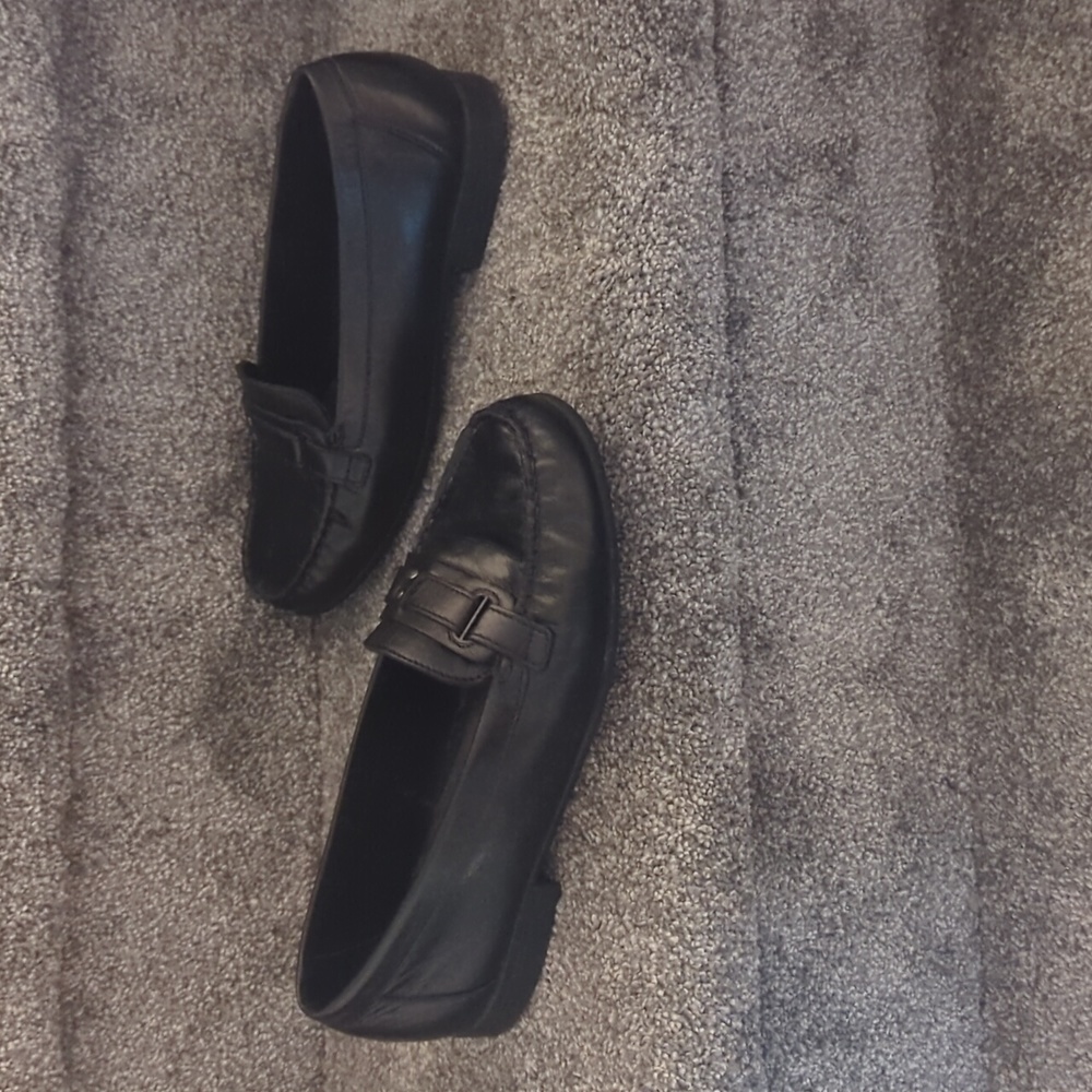 Clark's bendable loafers